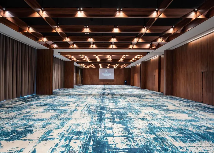 Renaissance Porto Lapa Hotel